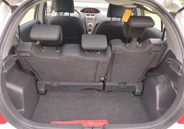 Toyota Yaris cena 22999 przebieg: 160000, rok produkcji 2010 z Brzozów małe 466